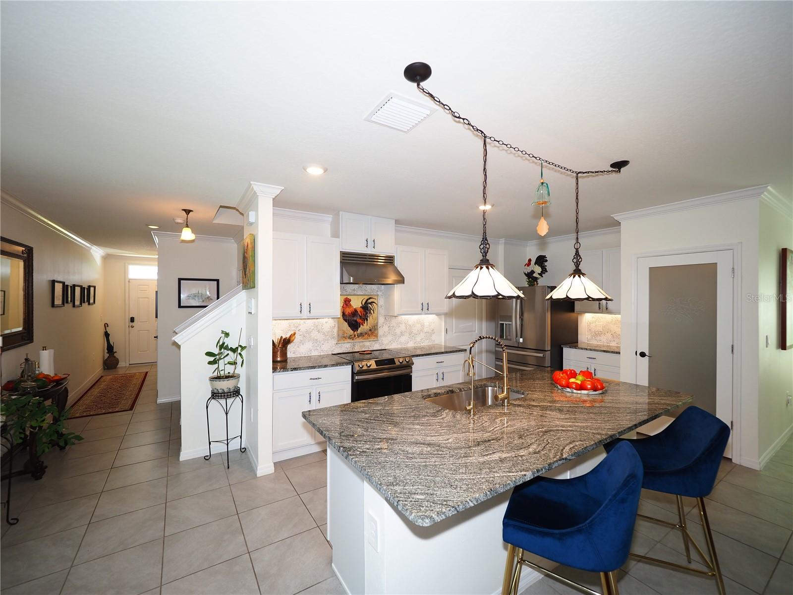 3291 HILLTOP CIRCLE