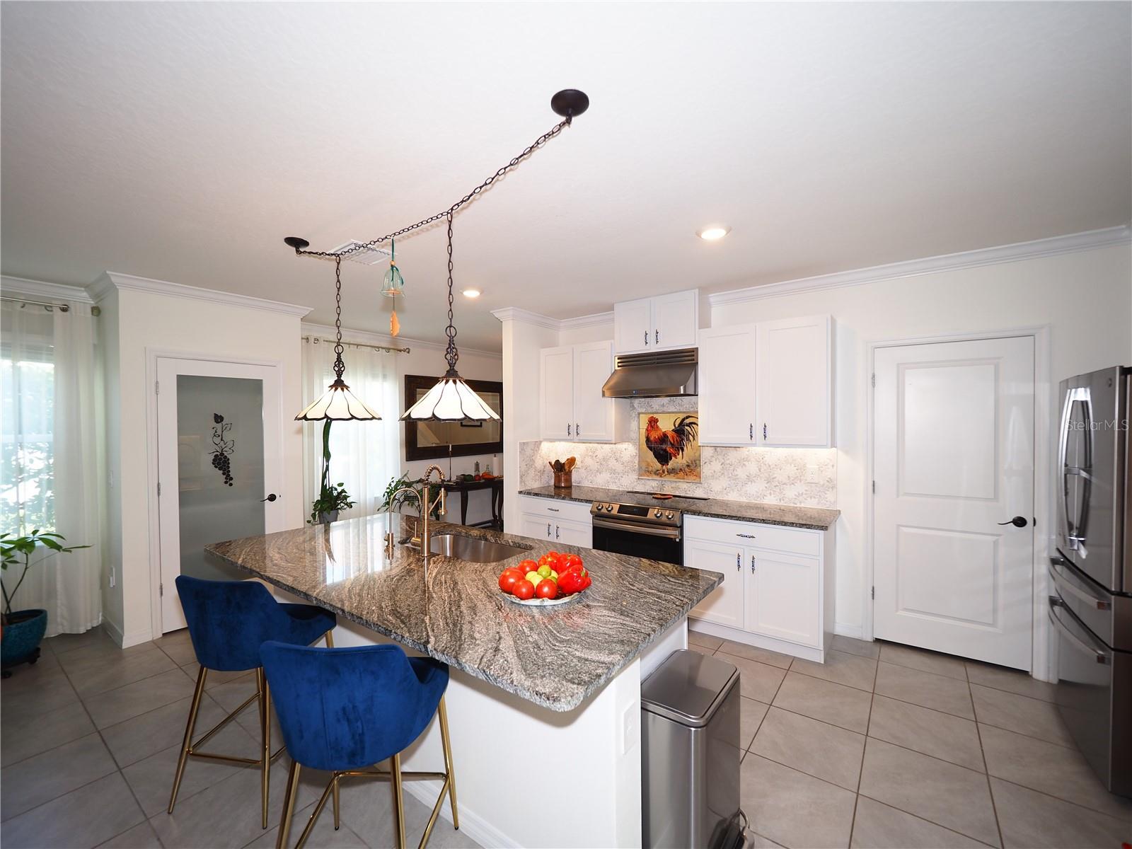 3291 HILLTOP CIRCLE
