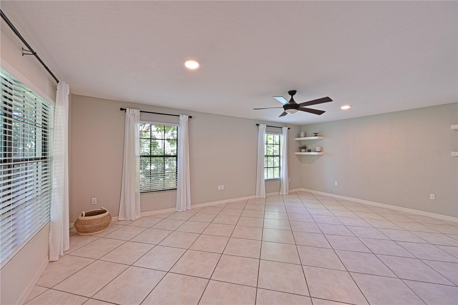 AZALEA PARK NORTHWEST - Residential