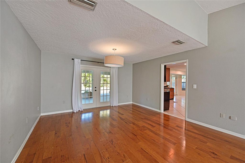 Photo of 1106 87th Street NW, Bradenton, FL 34209 (MLS # A4683882)