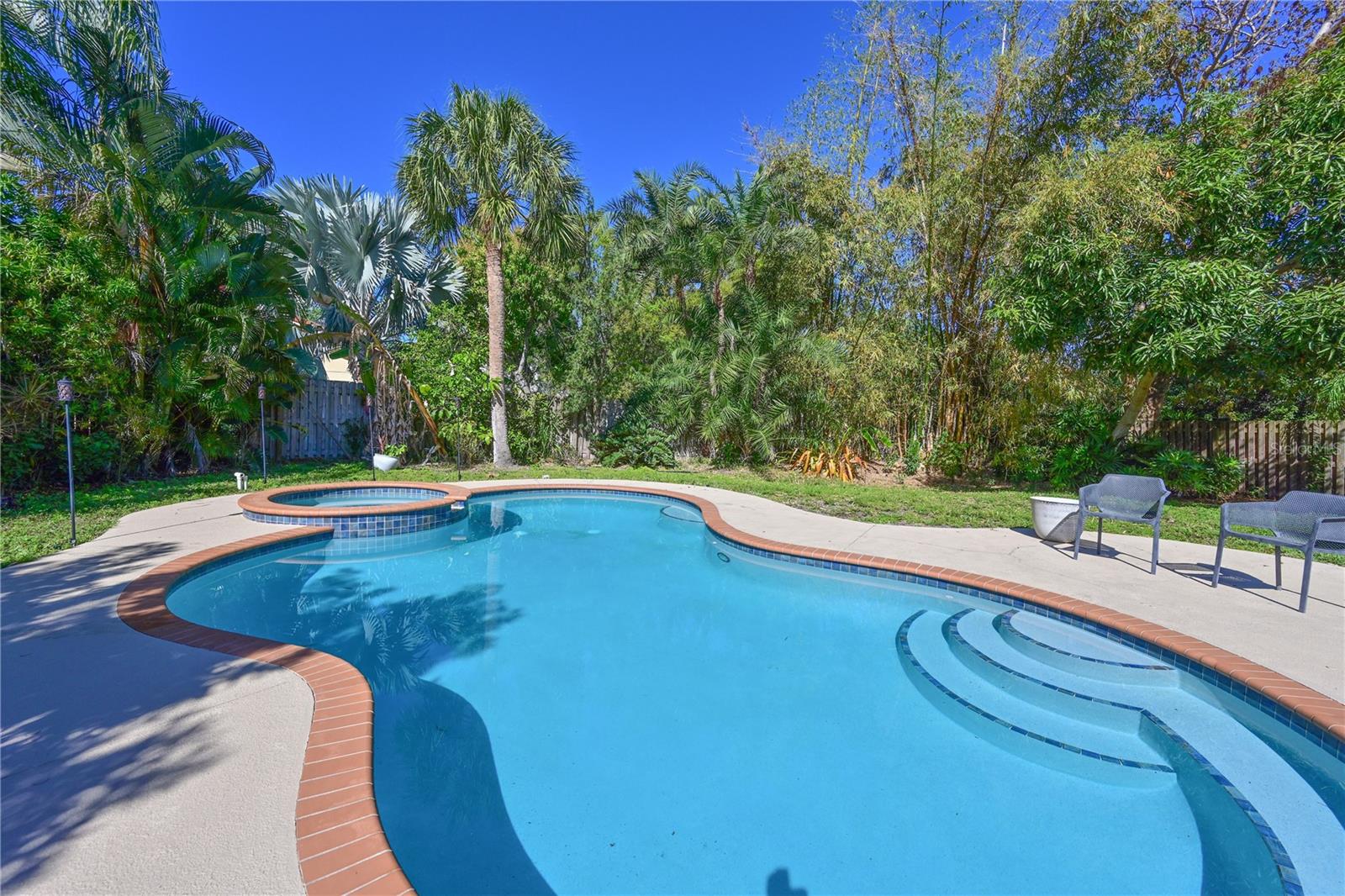 AZALEA PARK NORTHWEST - Residential