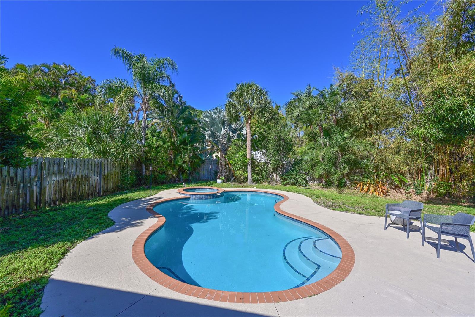 AZALEA PARK NORTHWEST - Residential