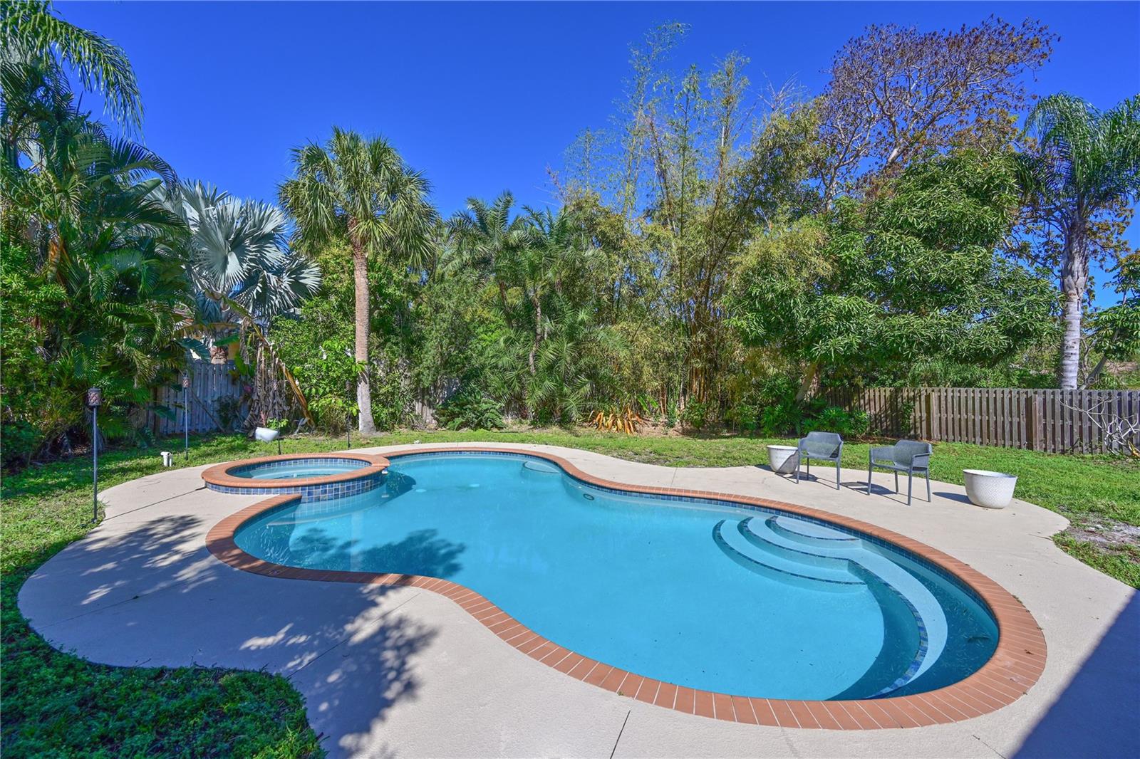 AZALEA PARK NORTHWEST - Residential