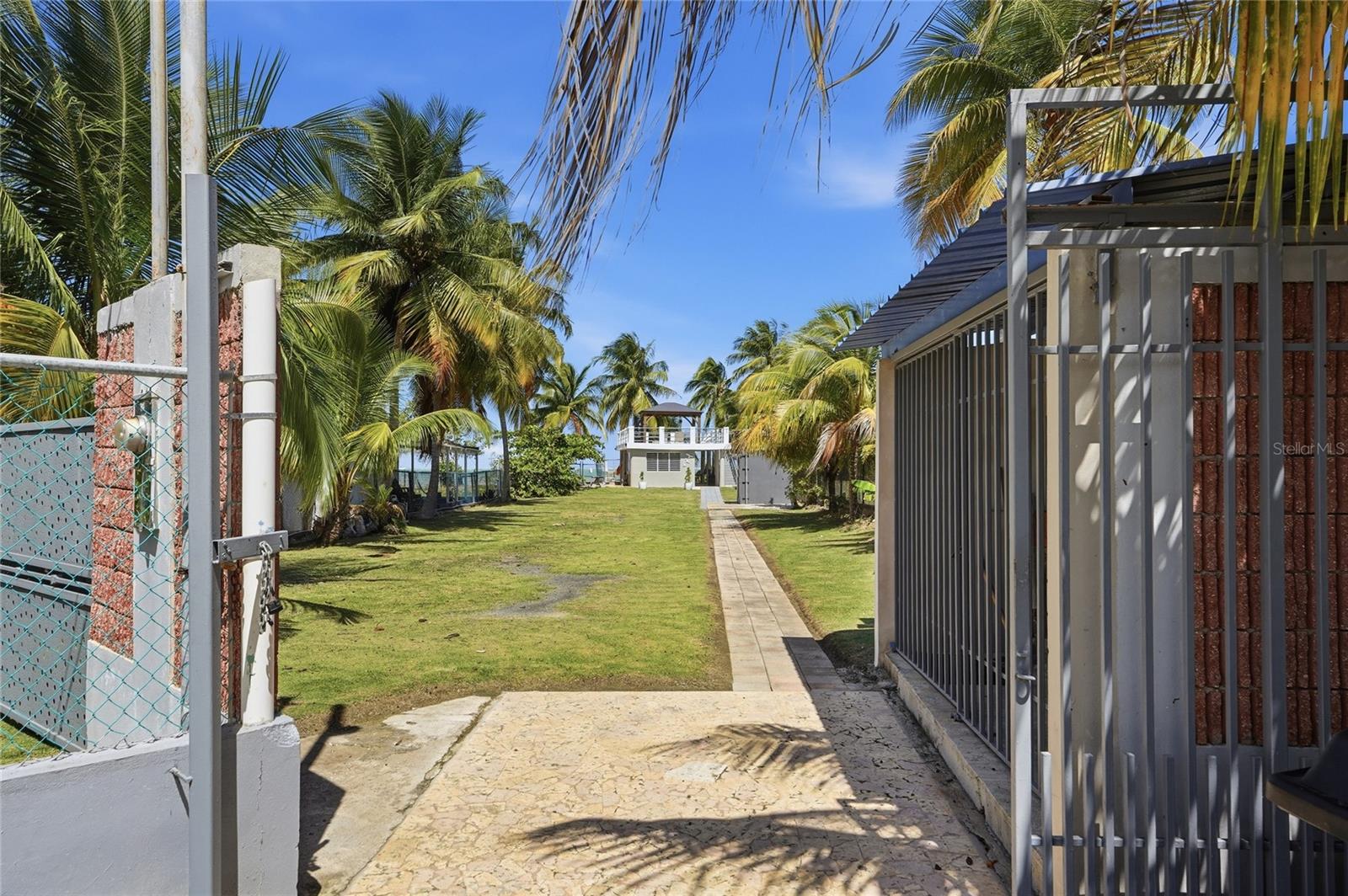 LAS PICUAS - Residential