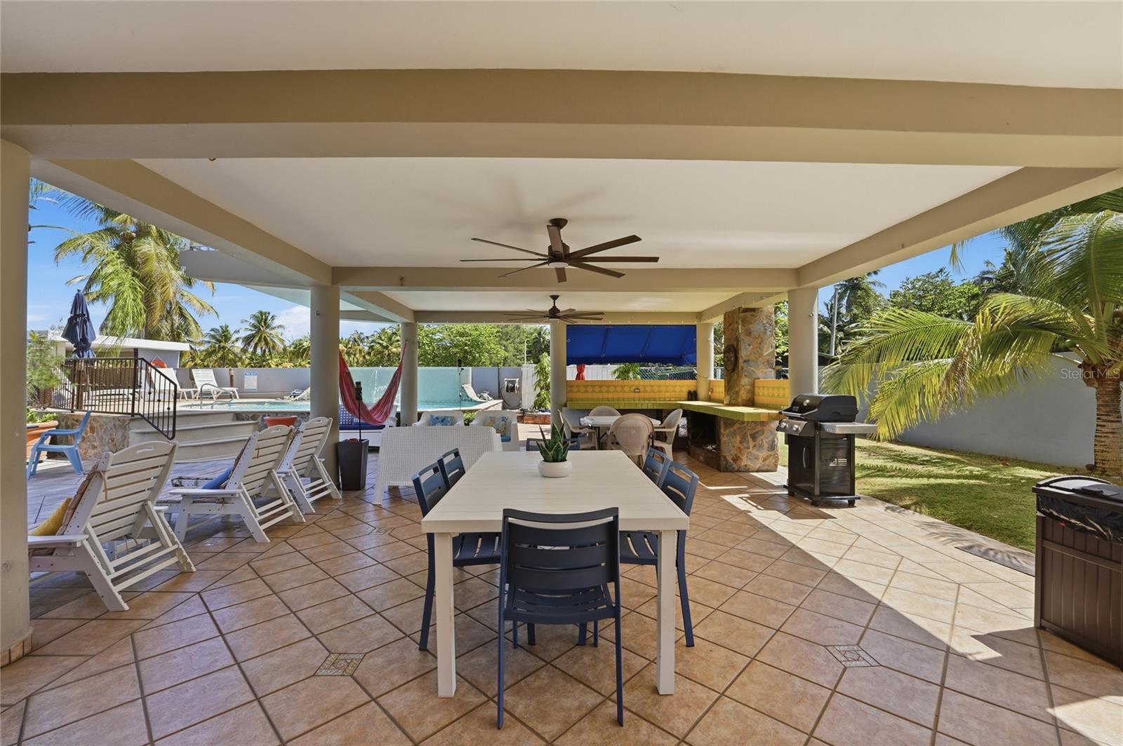 LAS PICUAS - Residential