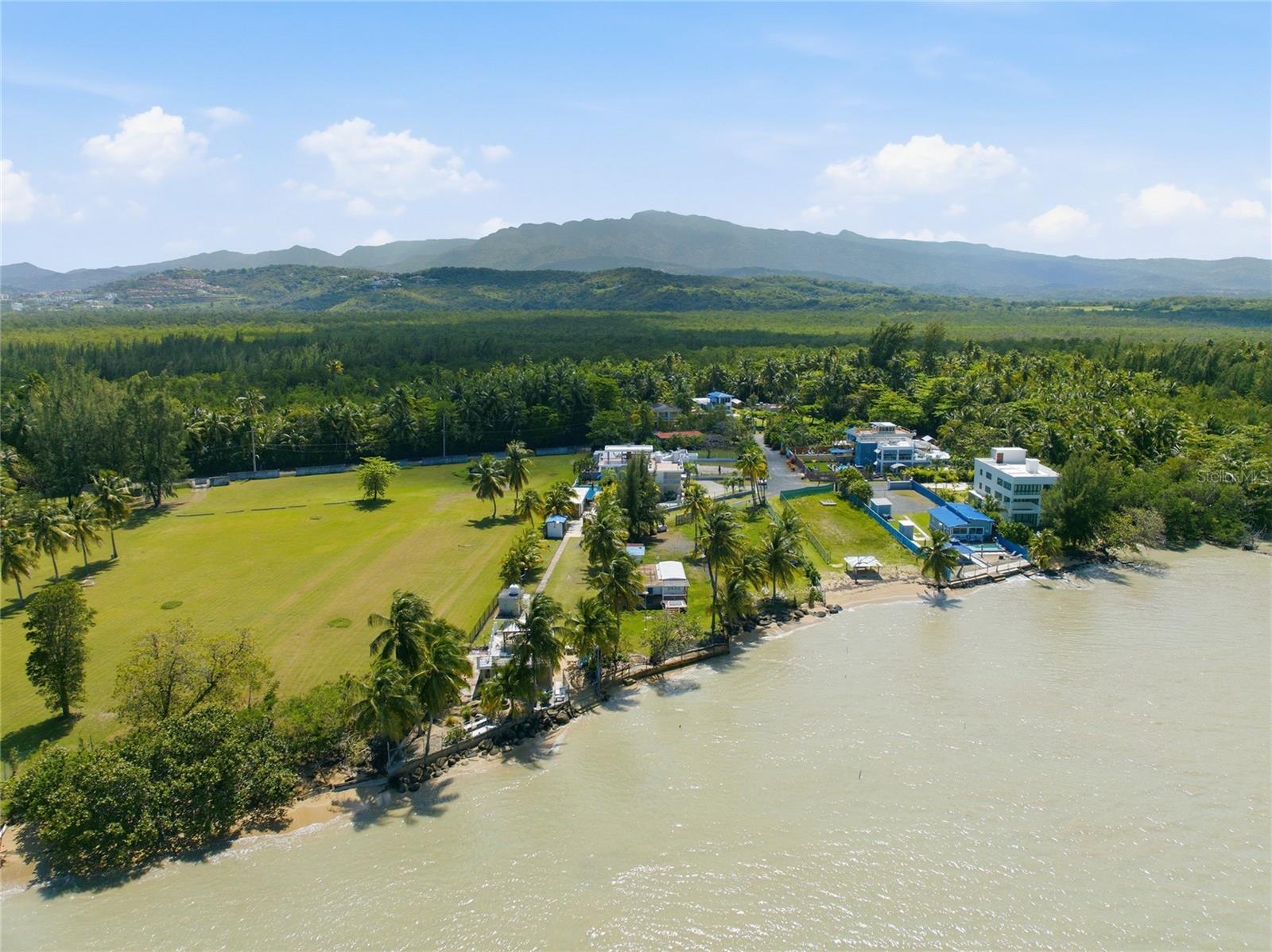 LAS PICUAS - Residential