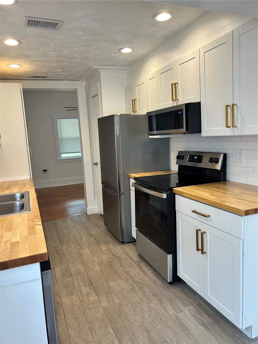 ST PETERSBURG INVESTMENT CO SUB - Residential Income