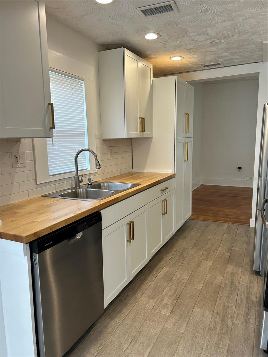 ST PETERSBURG INVESTMENT CO SUB - Residential Income