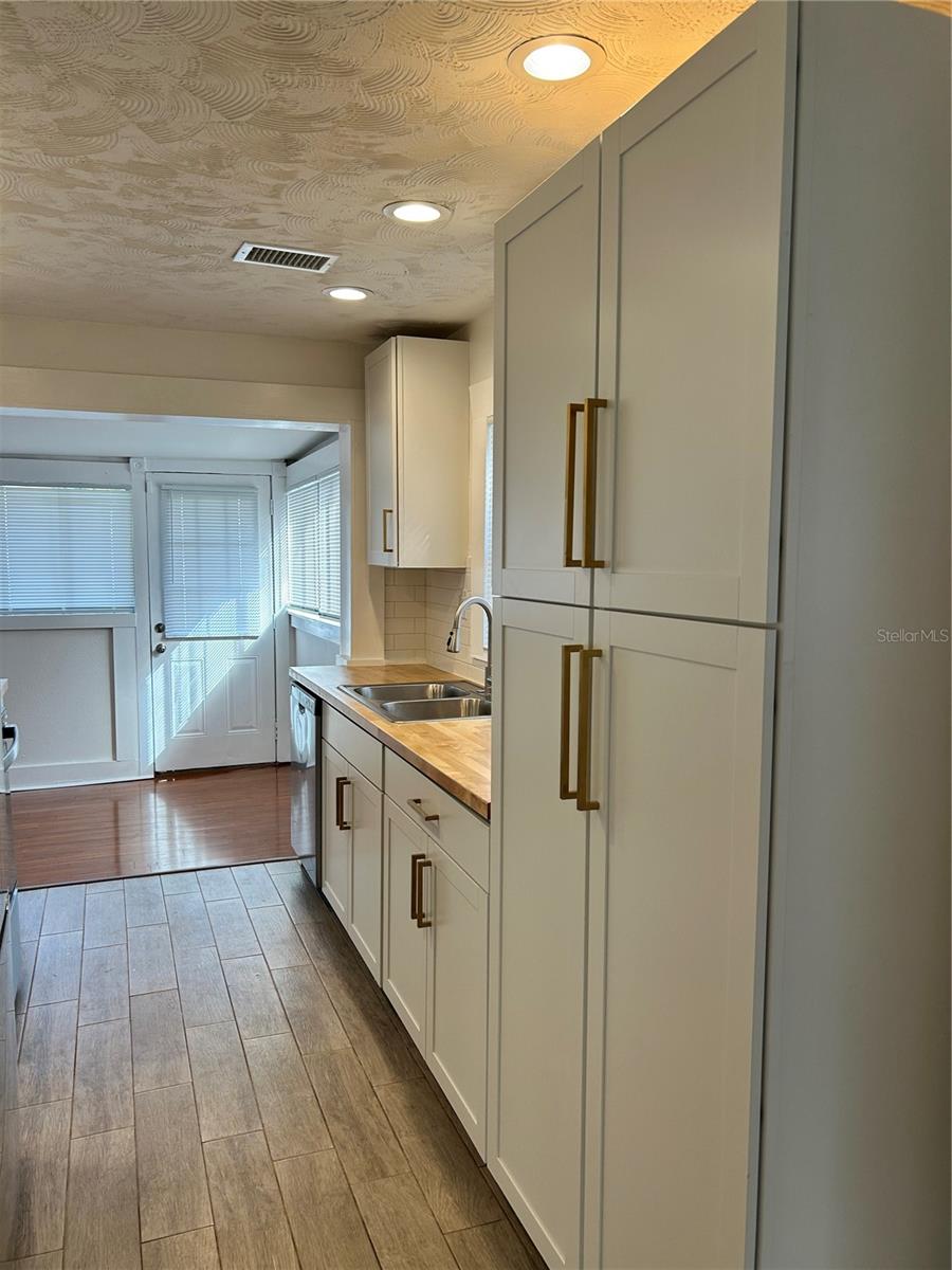 ST PETERSBURG INVESTMENT CO SUB - Residential Income