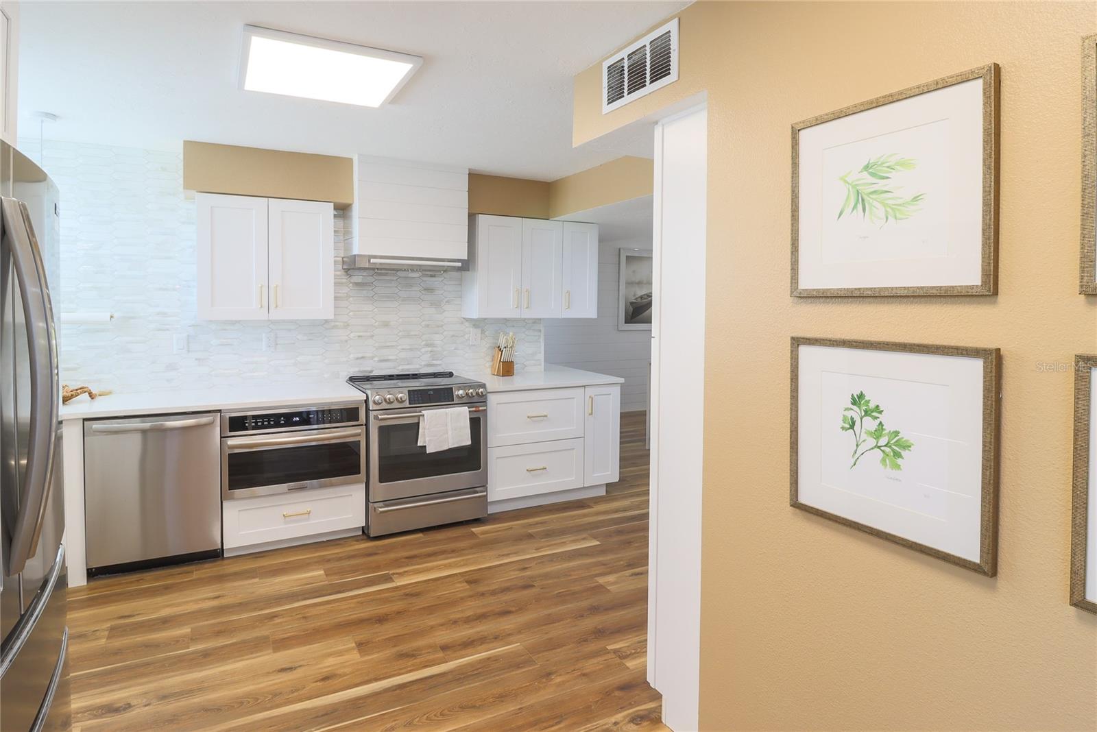 BAYPORT BCH & TEN PH C - Residential Lease