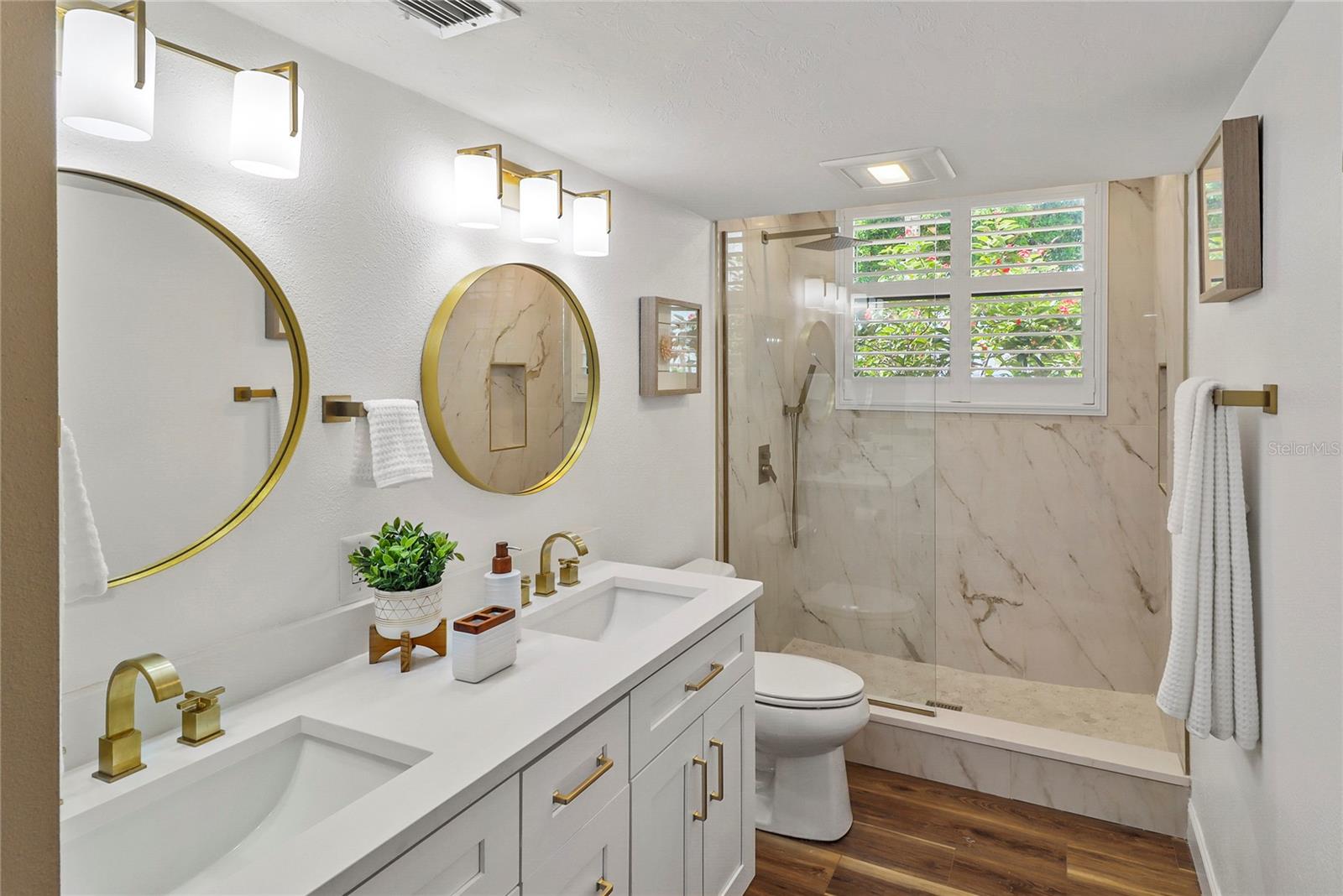 BAYPORT BCH & TEN PH C - Residential Lease