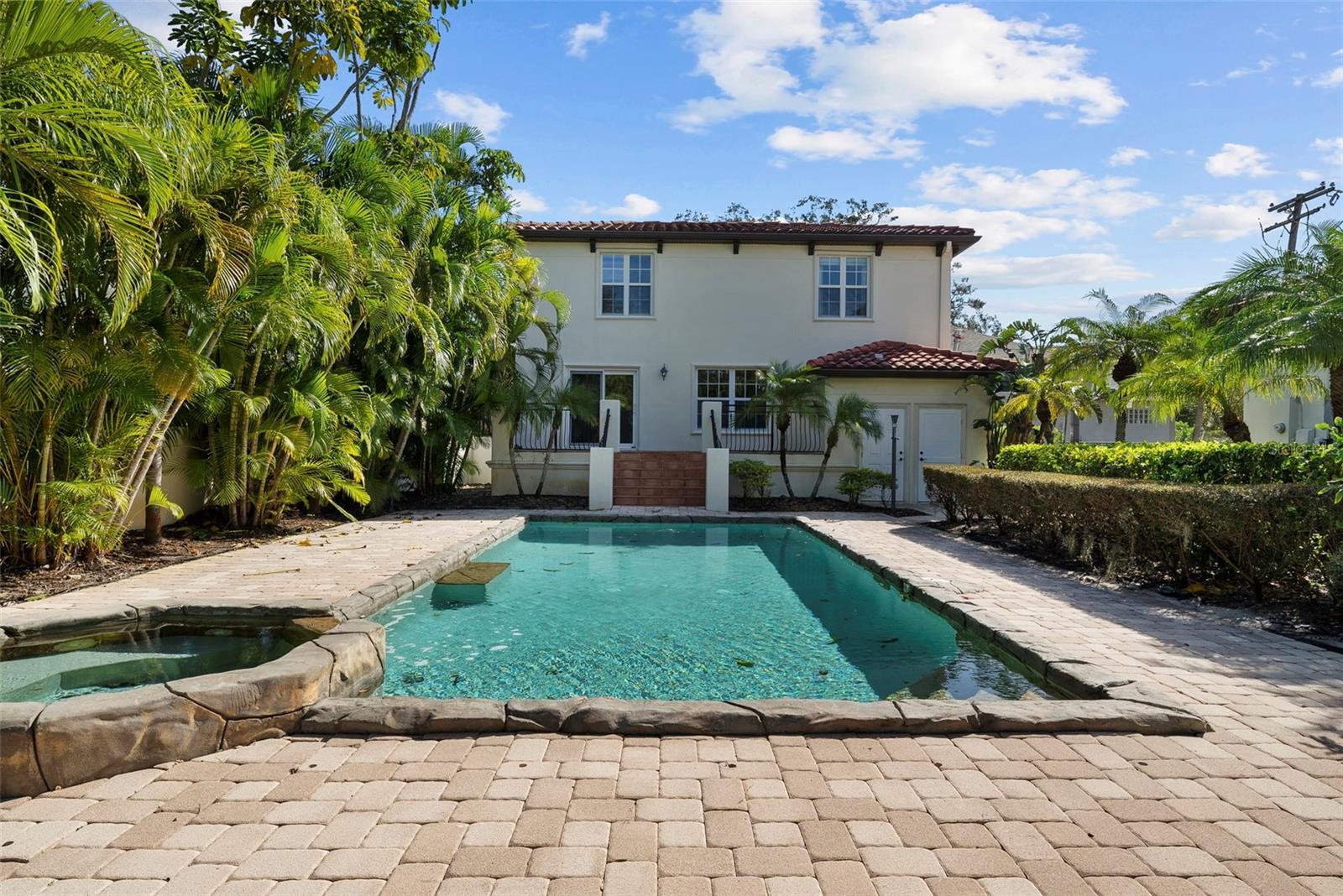 SUNSET PARK - Residential