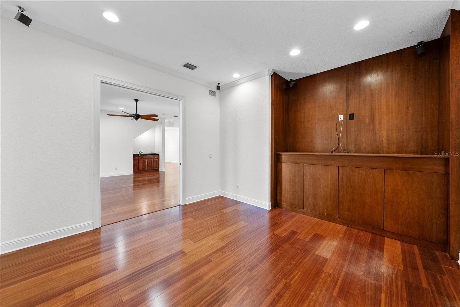 SUNSET PARK - Residential