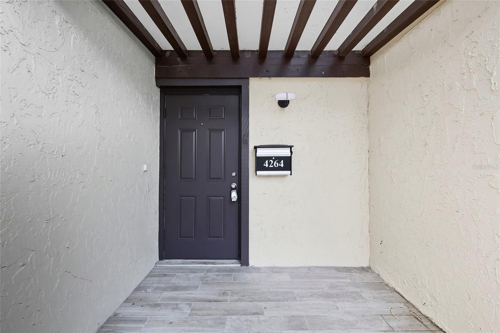 4264 PLAYER CIRCLE 126