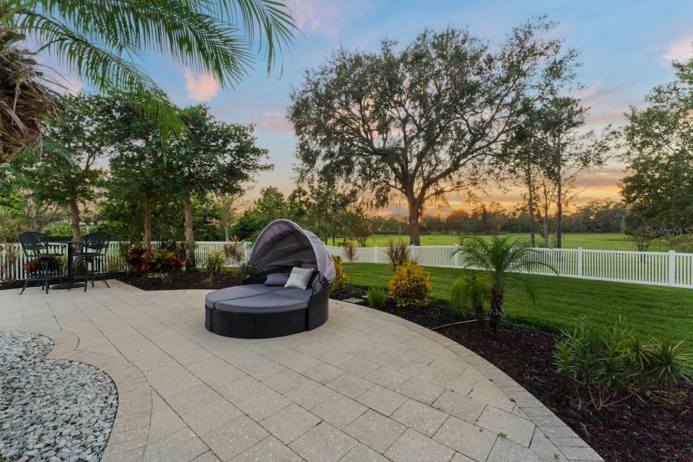 HAMMOCK OAKS RESERVE - Residential