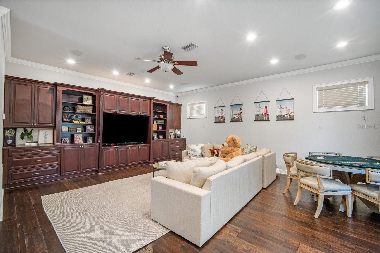 HAMMOCK OAKS RESERVE - Residential