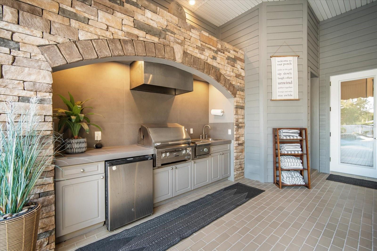 HAMMOCK OAKS RESERVE - Residential