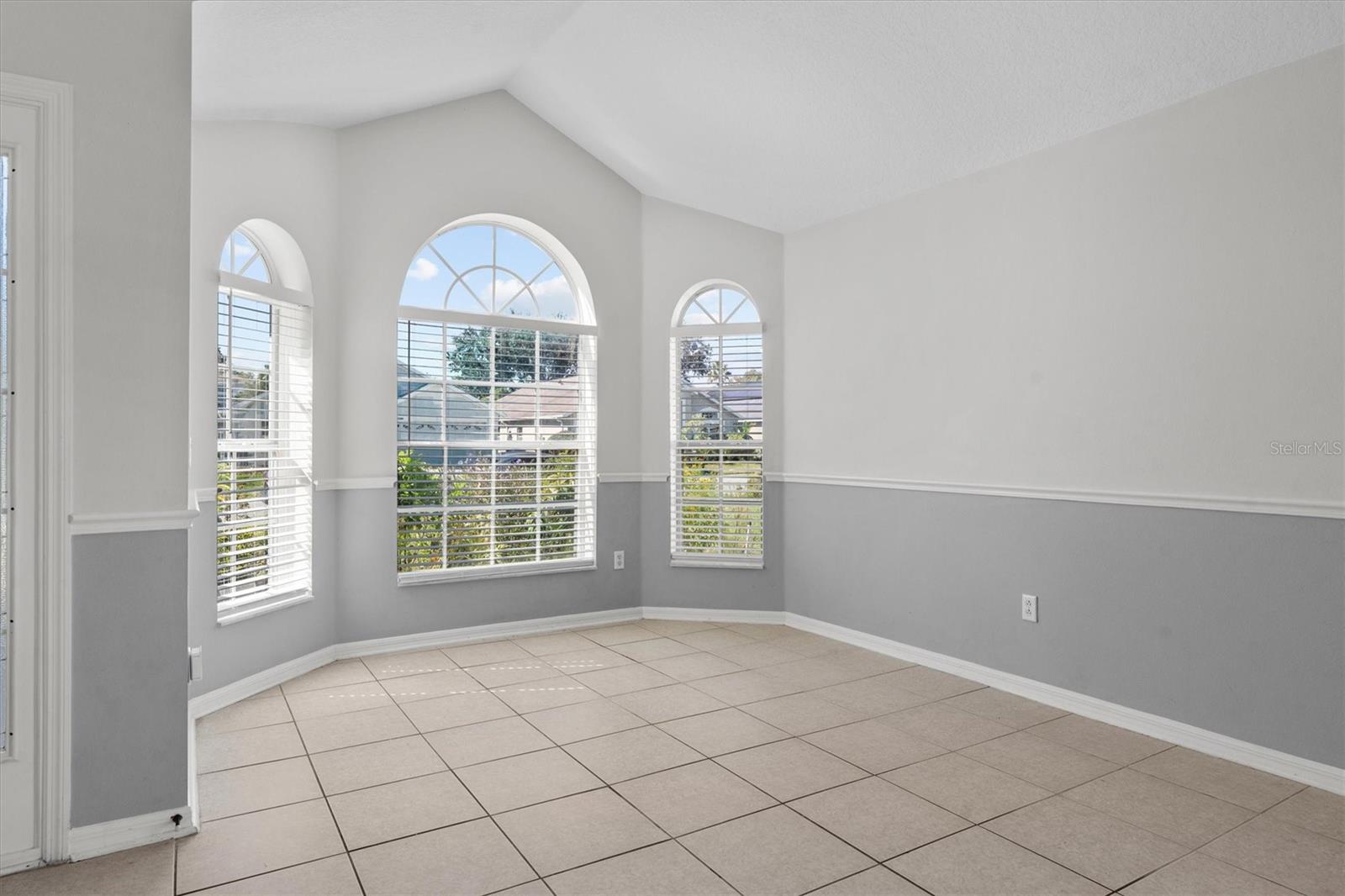 AVALON LAKES PH 01 VILLAGE I & J - Residential Lease