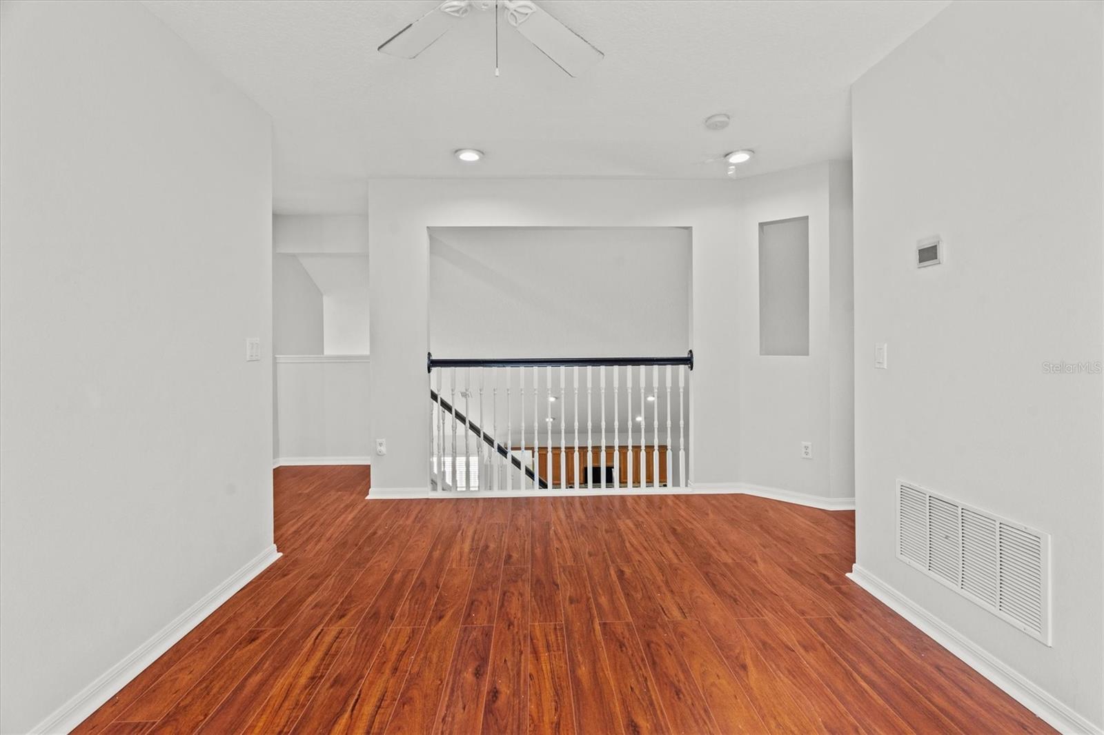 AVALON LAKES PH 01 VILLAGE I & J - Residential Lease