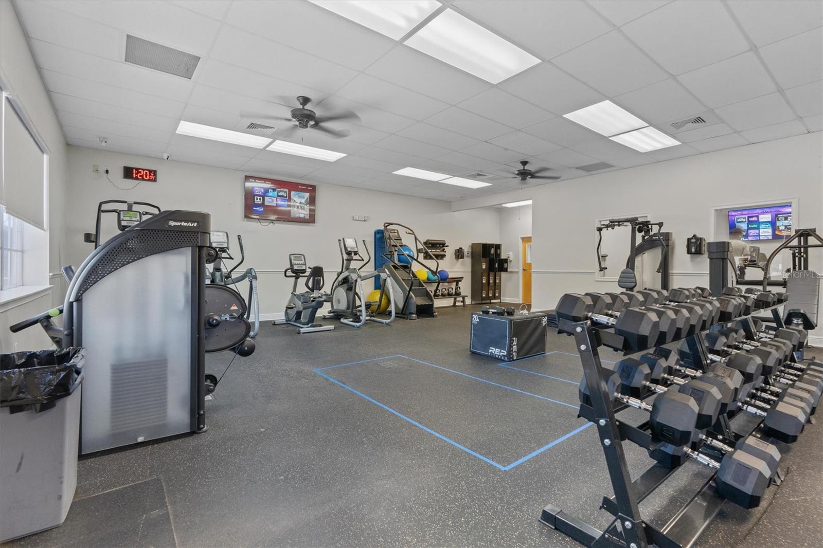 AVALON LAKES PH 01 VILLAGE I & J - Residential Lease