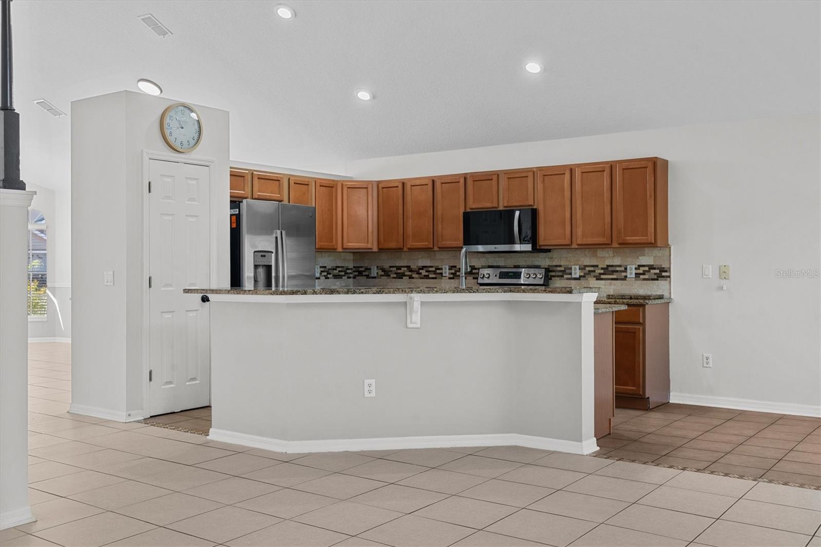 AVALON LAKES PH 01 VILLAGE I & J - Residential Lease