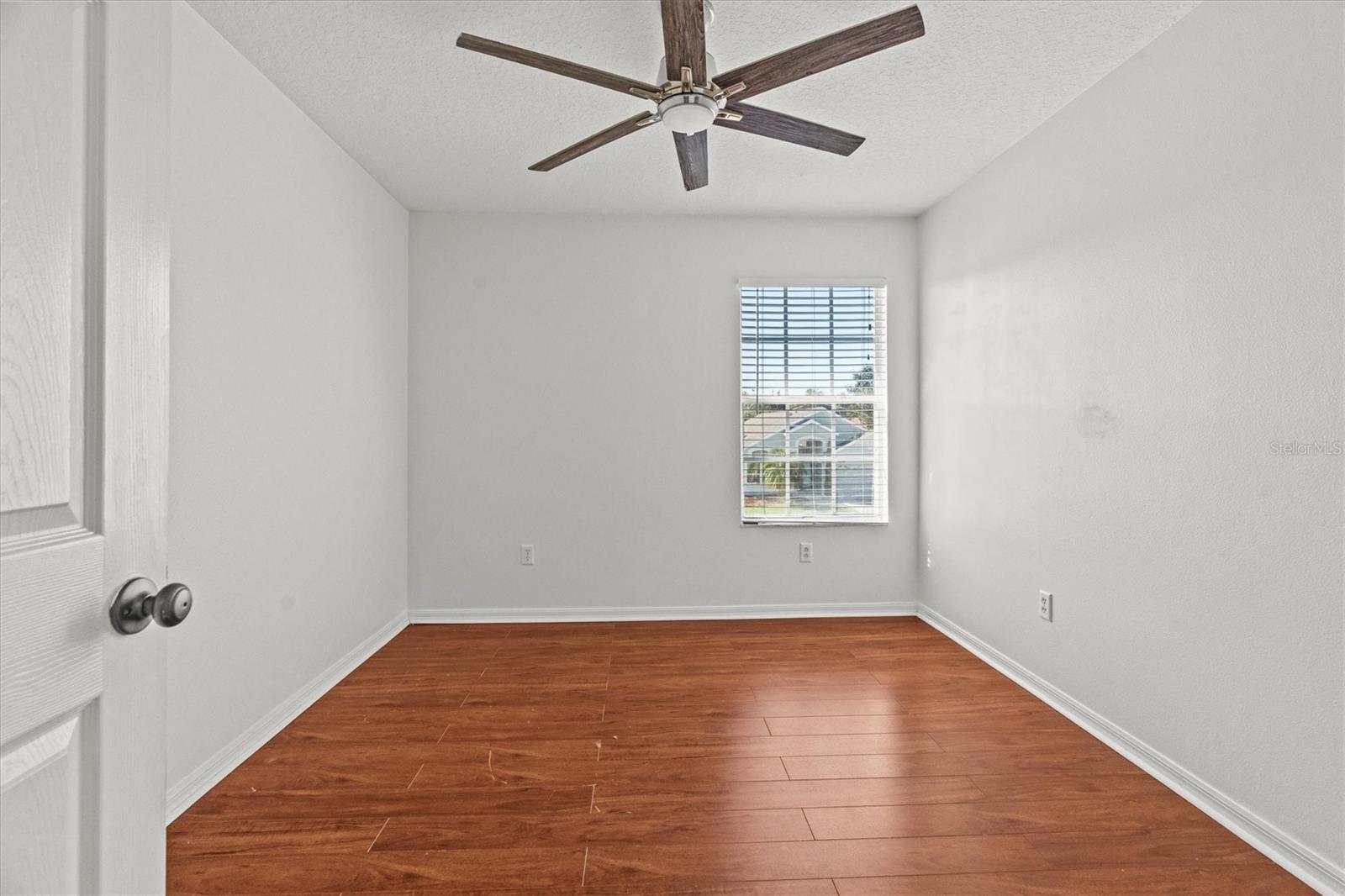 AVALON LAKES PH 01 VILLAGE I & J - Residential Lease