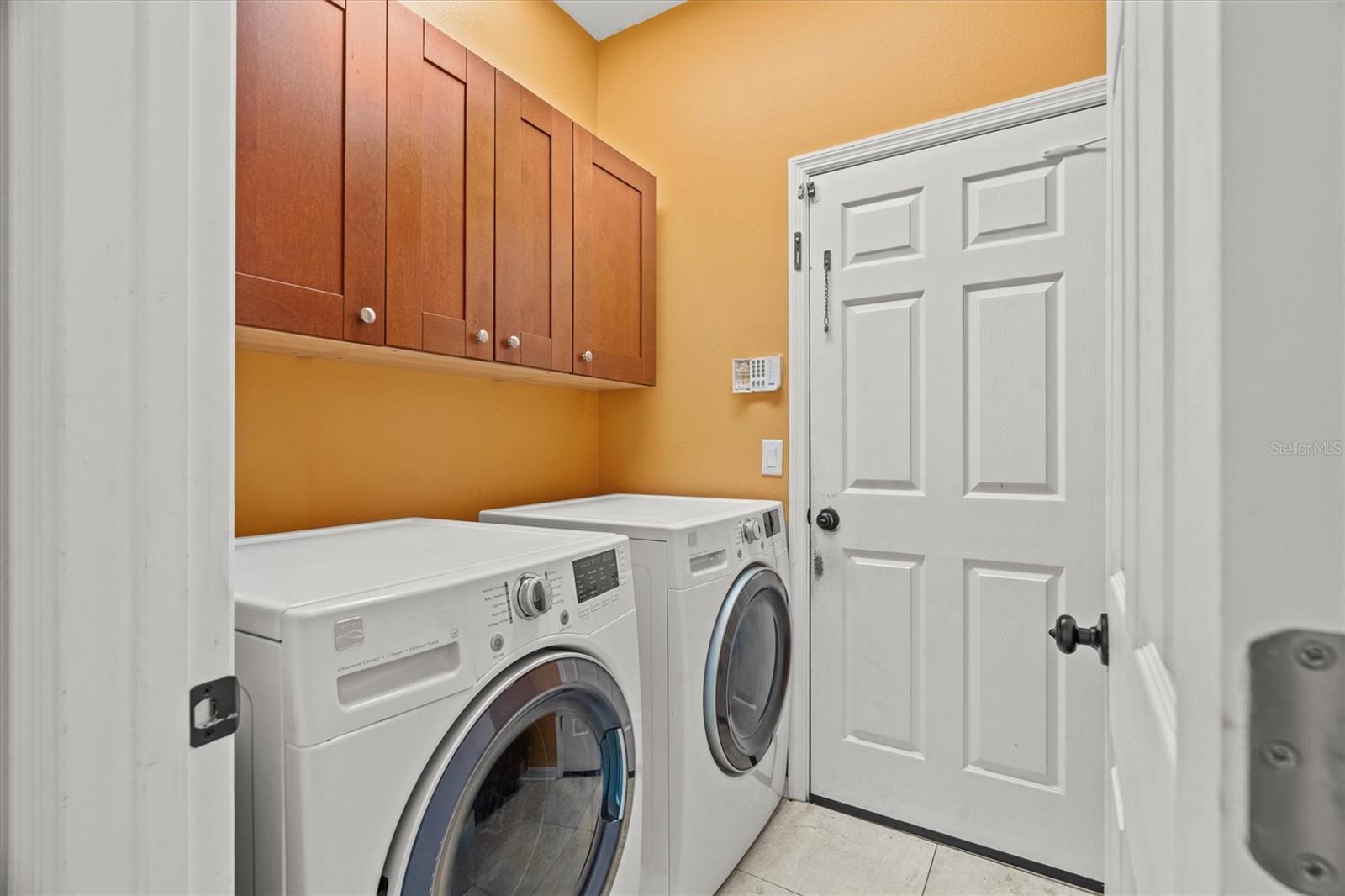 AVALON LAKES PH 01 VILLAGE I & J - Residential Lease