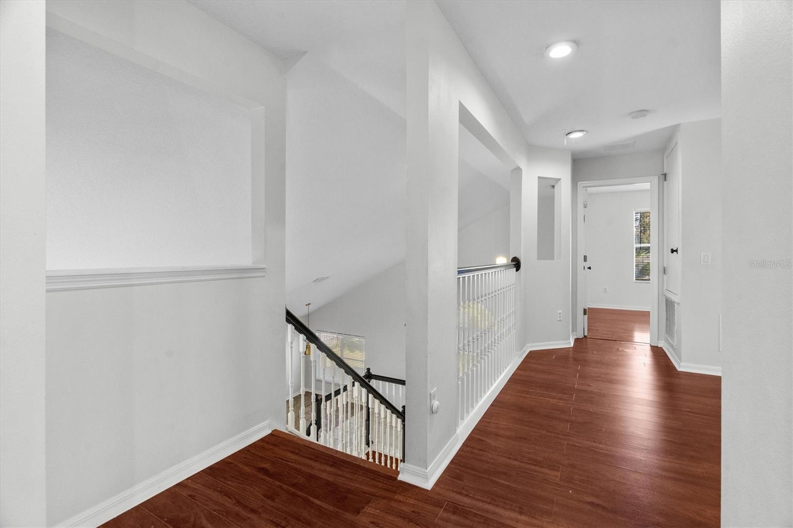 AVALON LAKES PH 01 VILLAGE I & J - Residential Lease