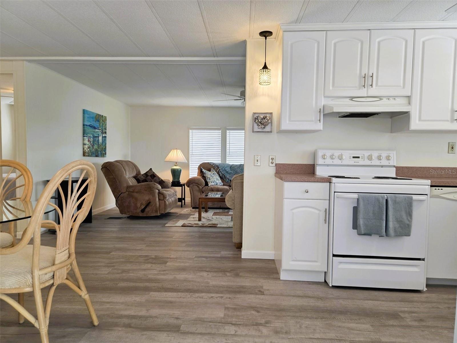 OAKWOOD MANOR - Residential