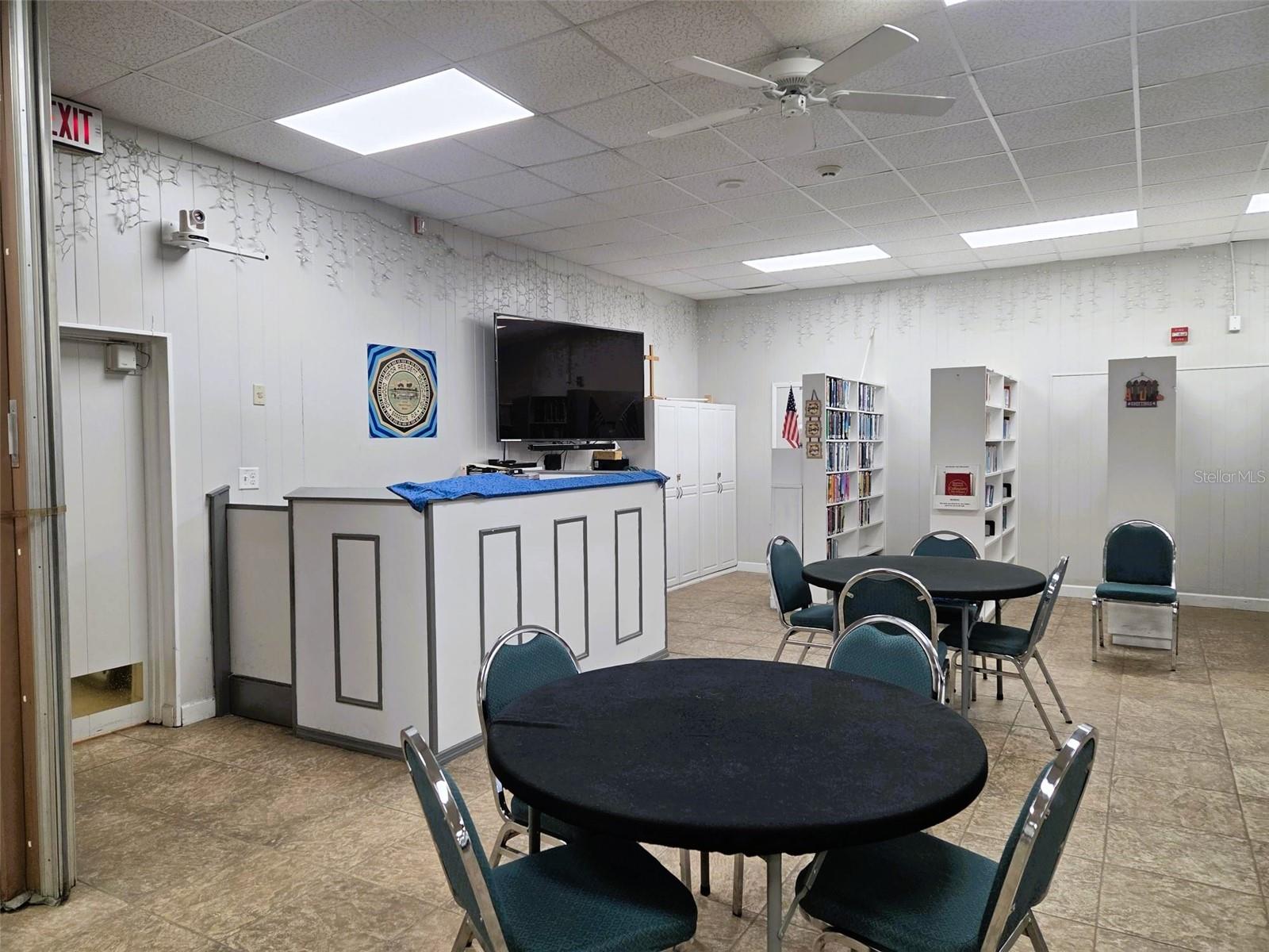 OAKWOOD MANOR - Residential