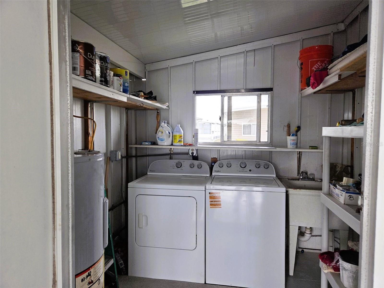 OAKWOOD MANOR - Residential