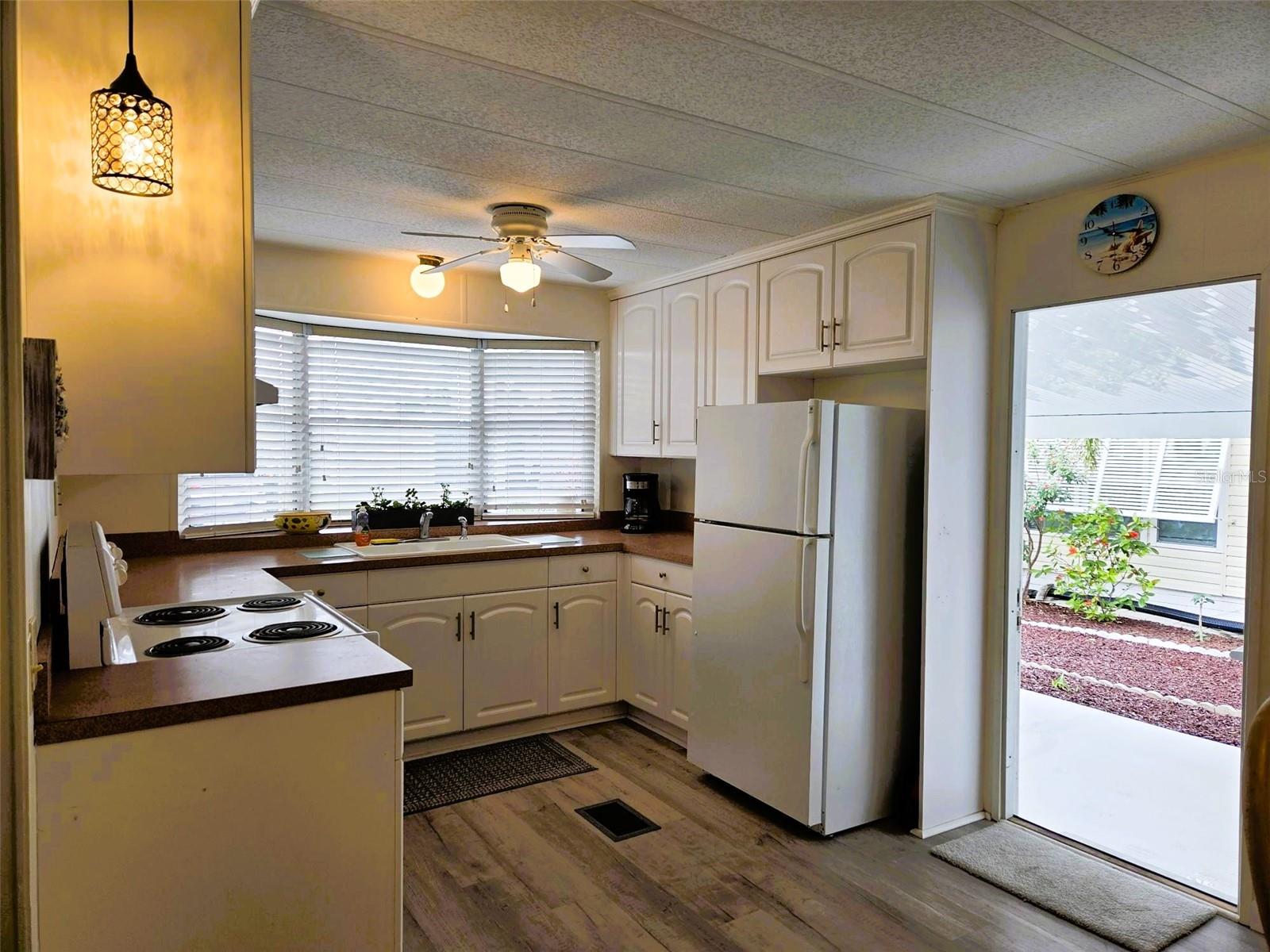 OAKWOOD MANOR - Residential