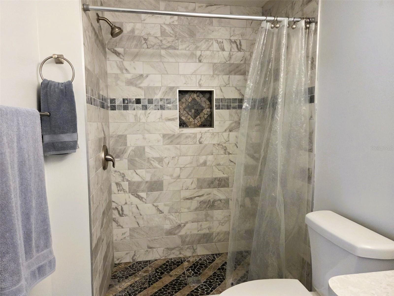 OAKWOOD MANOR - Residential