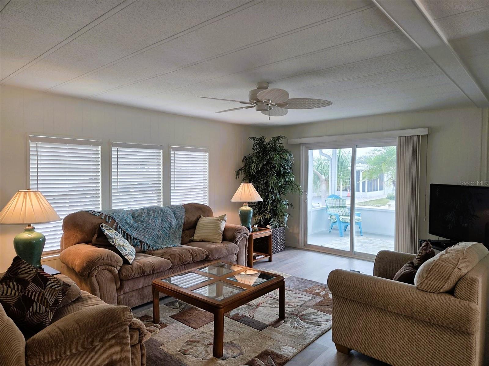 OAKWOOD MANOR - Residential