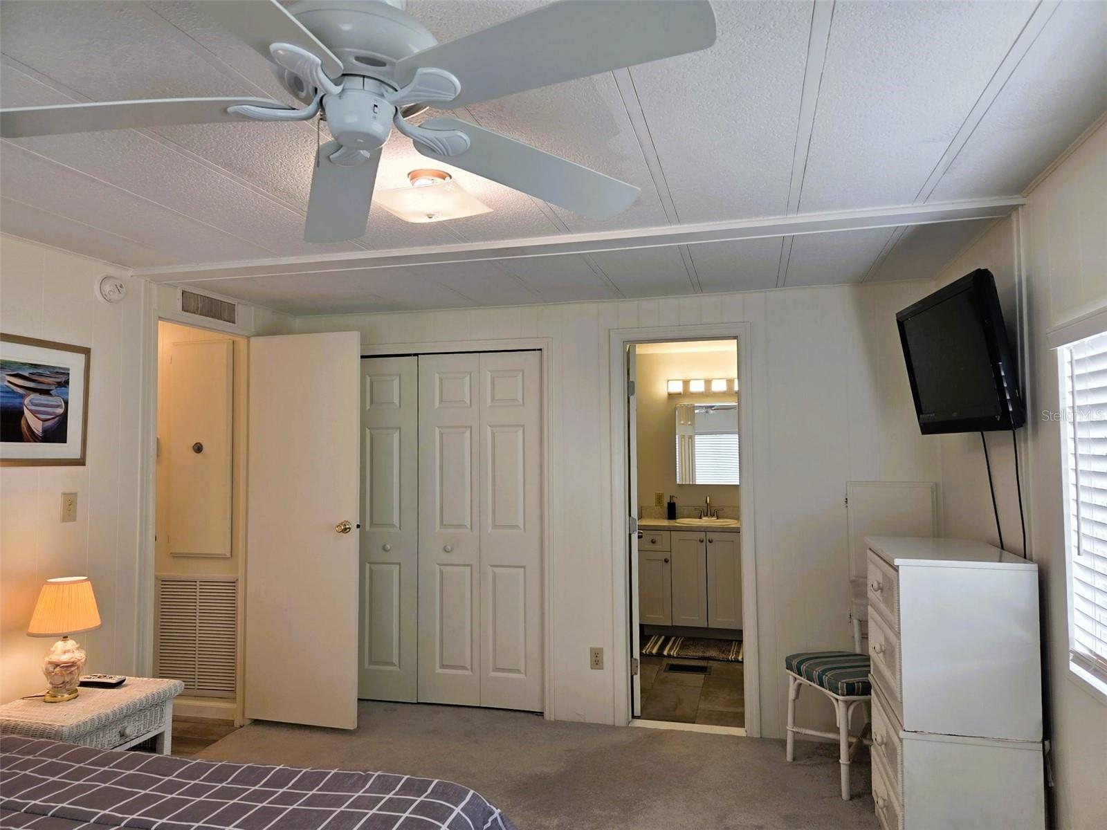 OAKWOOD MANOR - Residential