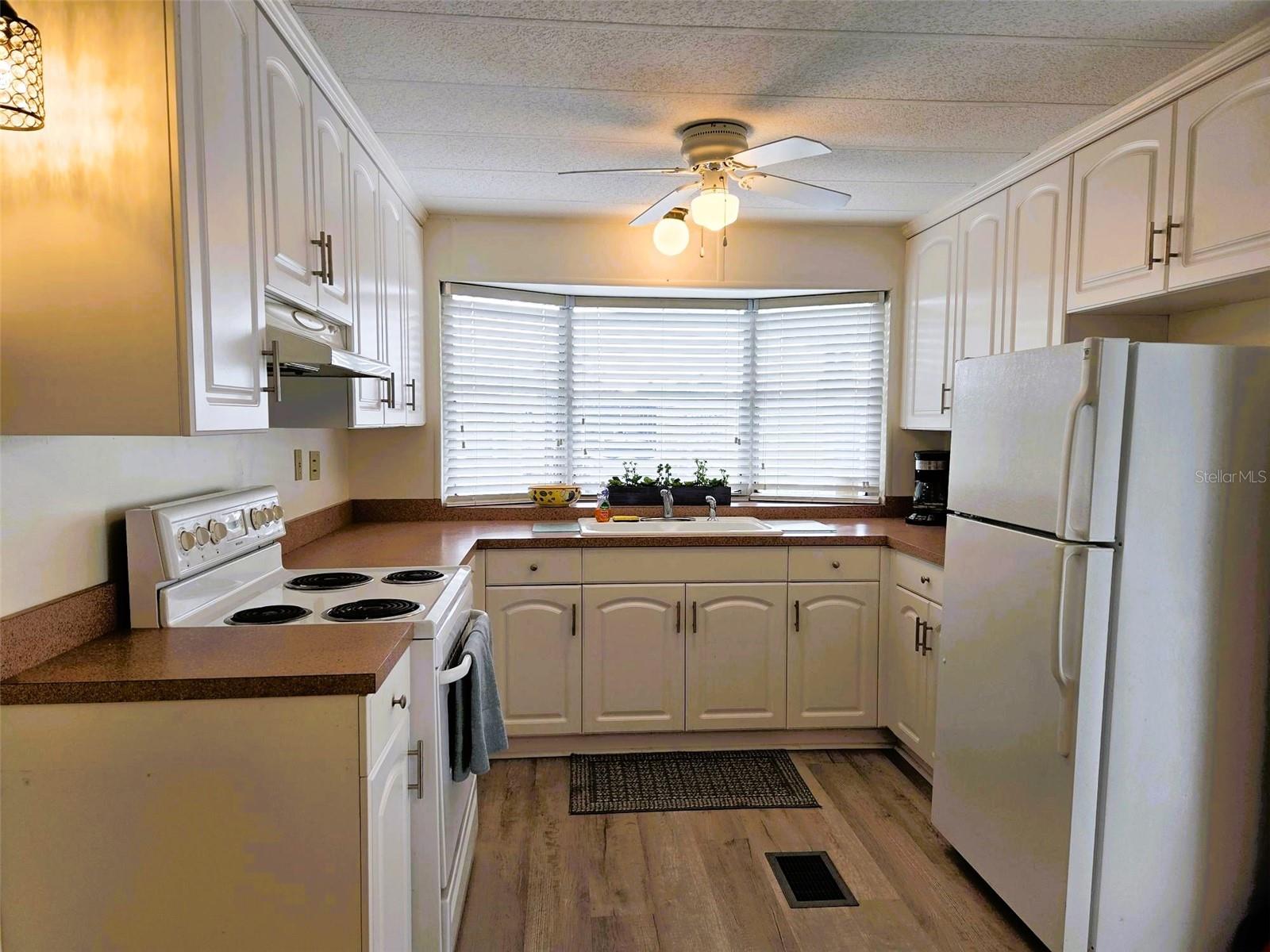 OAKWOOD MANOR - Residential