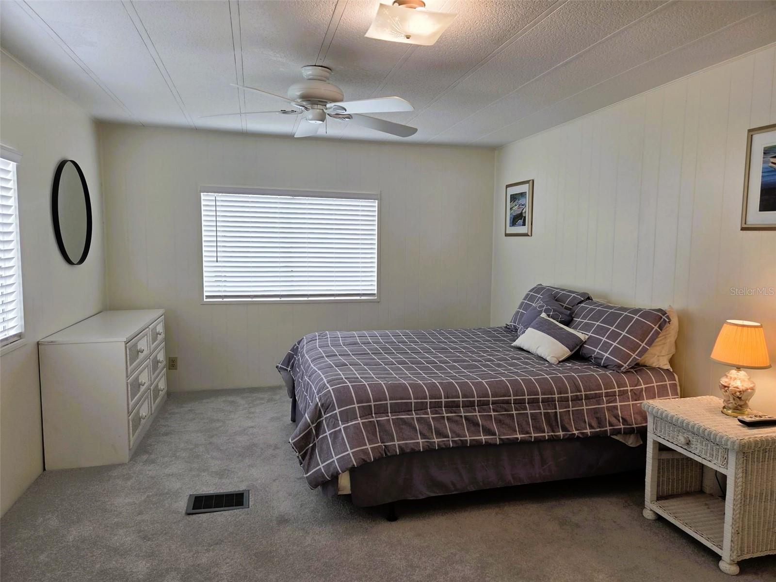 OAKWOOD MANOR - Residential