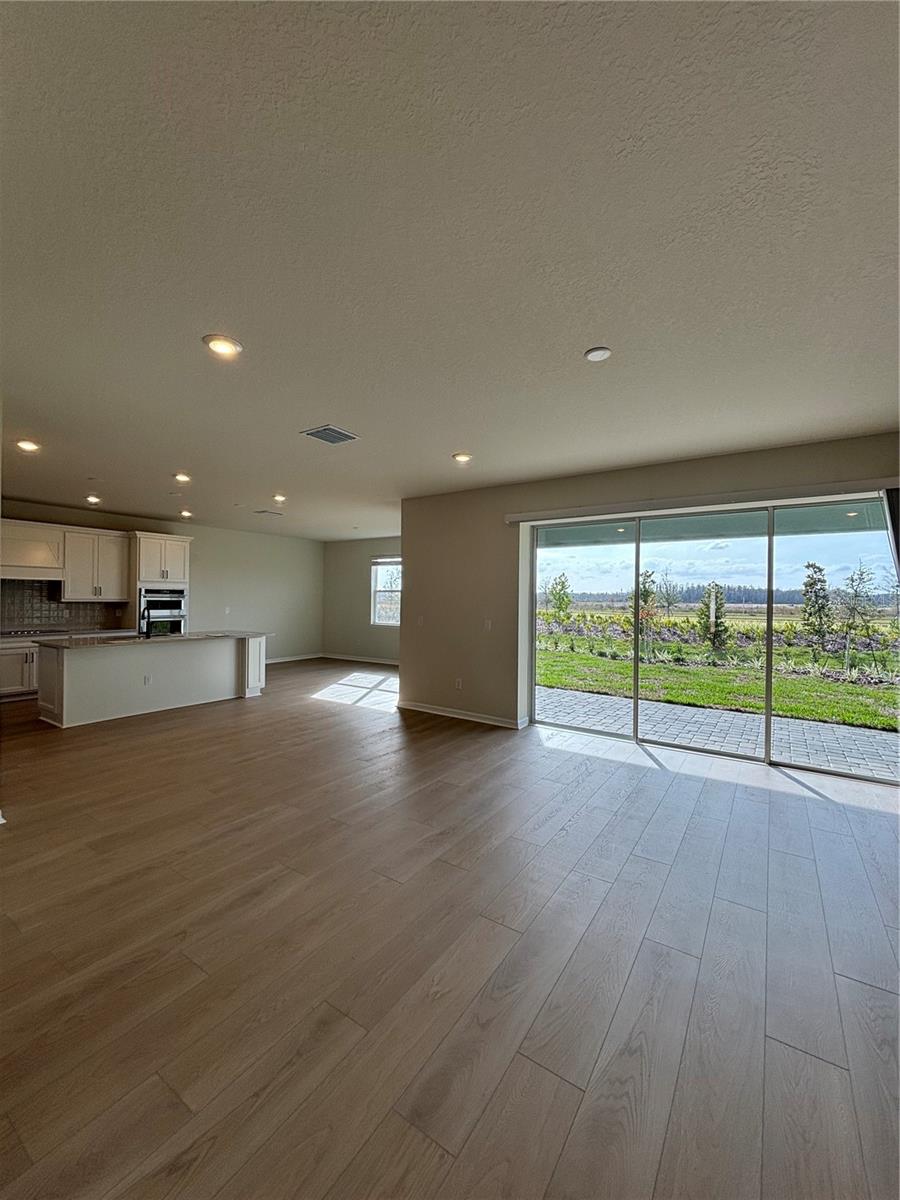 6798 WILLOW VIEW AVENUE