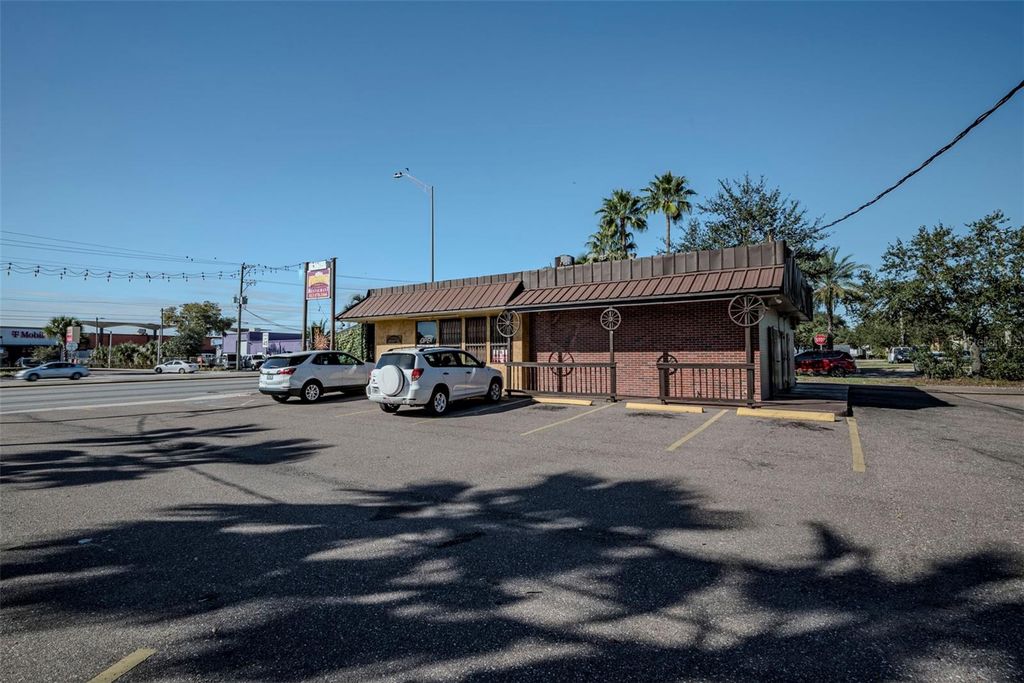 Photo of 2311 W Hillsborough Avenue, Tampa, FL 33603 (MLS # W7859744)