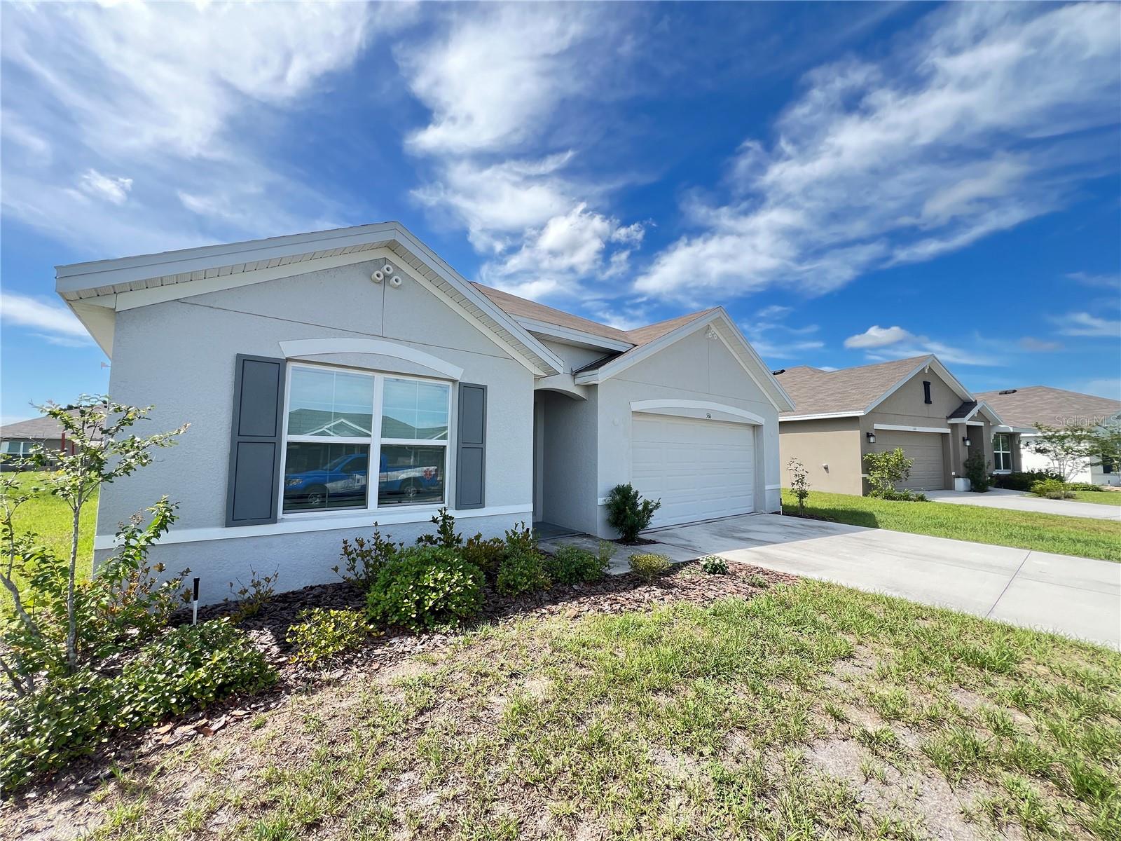 586 W TWISTED OAKS DRIVE