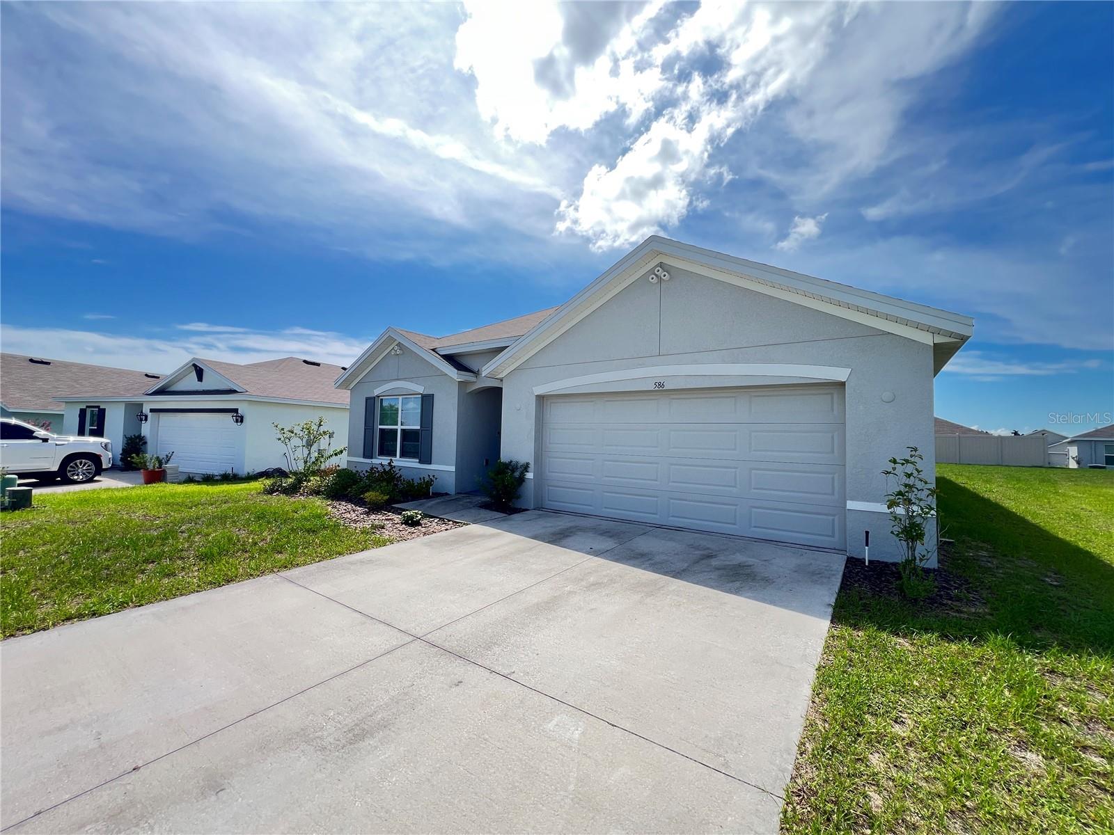 586 W TWISTED OAKS DRIVE