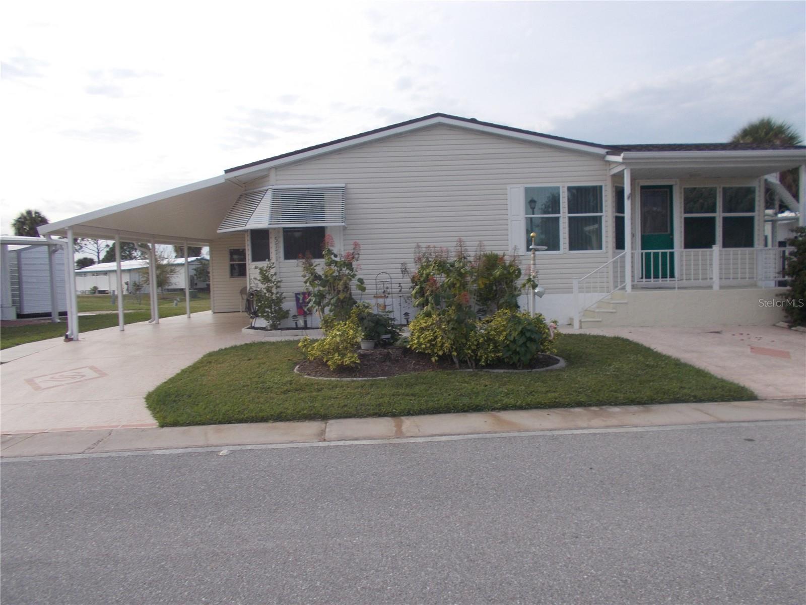 View NORTH PORT, FL 34287 mobile home