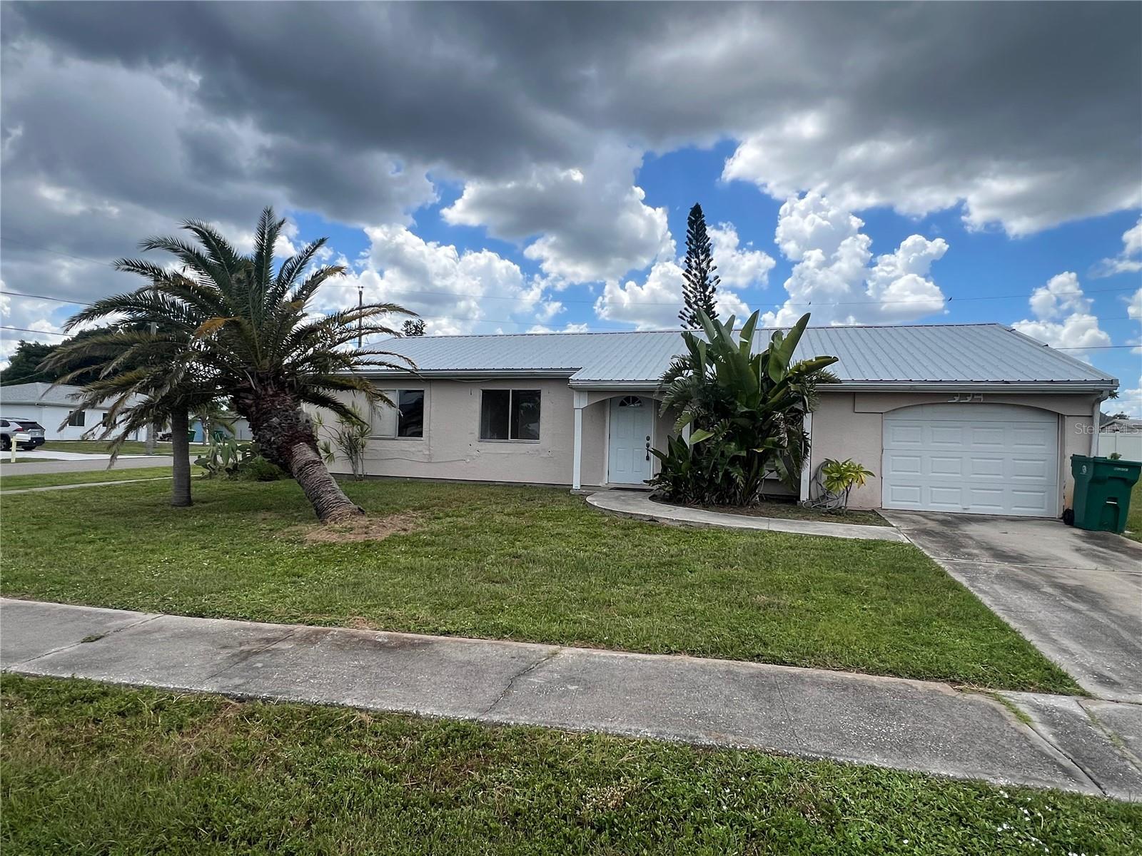 Beautiful 3 Bed, 2 Bath Home on Corner Lot – Garage, Screened Lanai & Updated Bathrooms!
Don’t miss this well-maintained 3 bedroom, 2 bathroom single-family home located on a spacious corner lot in Port Charlotte – just minutes from hospitals, shopping, dining, and more!
Freshly painted and move-in ready, this home offers a bright, open feel with updated bathrooms, neutral finishes, and a layout designed for comfortable living.
Features include:
Attached garage with plenty of storage space
Interior laundry closet for added convenience
Screened lanai – perfect for enjoying the Florida breeze
Fresh paint throughout for a clean, modern look
Great value for a 3-bedroom home in this location!
Quiet neighborhood with quick access to main roads and local amenities
This is a great opportunity to rent a clean, updated home in a convenient Port Charlotte location. Contact us today to schedule a showing – it won’t last long!