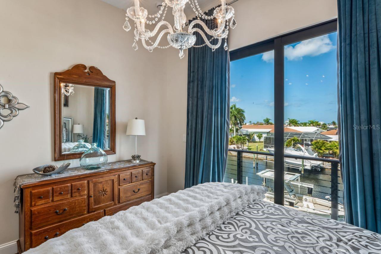 FLOR A MAR - Residential