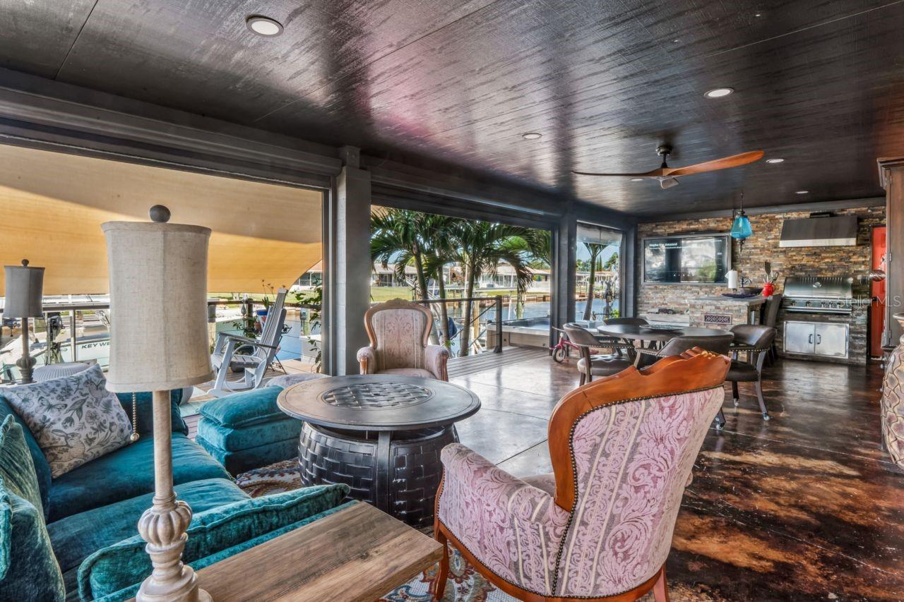 FLOR A MAR - Residential