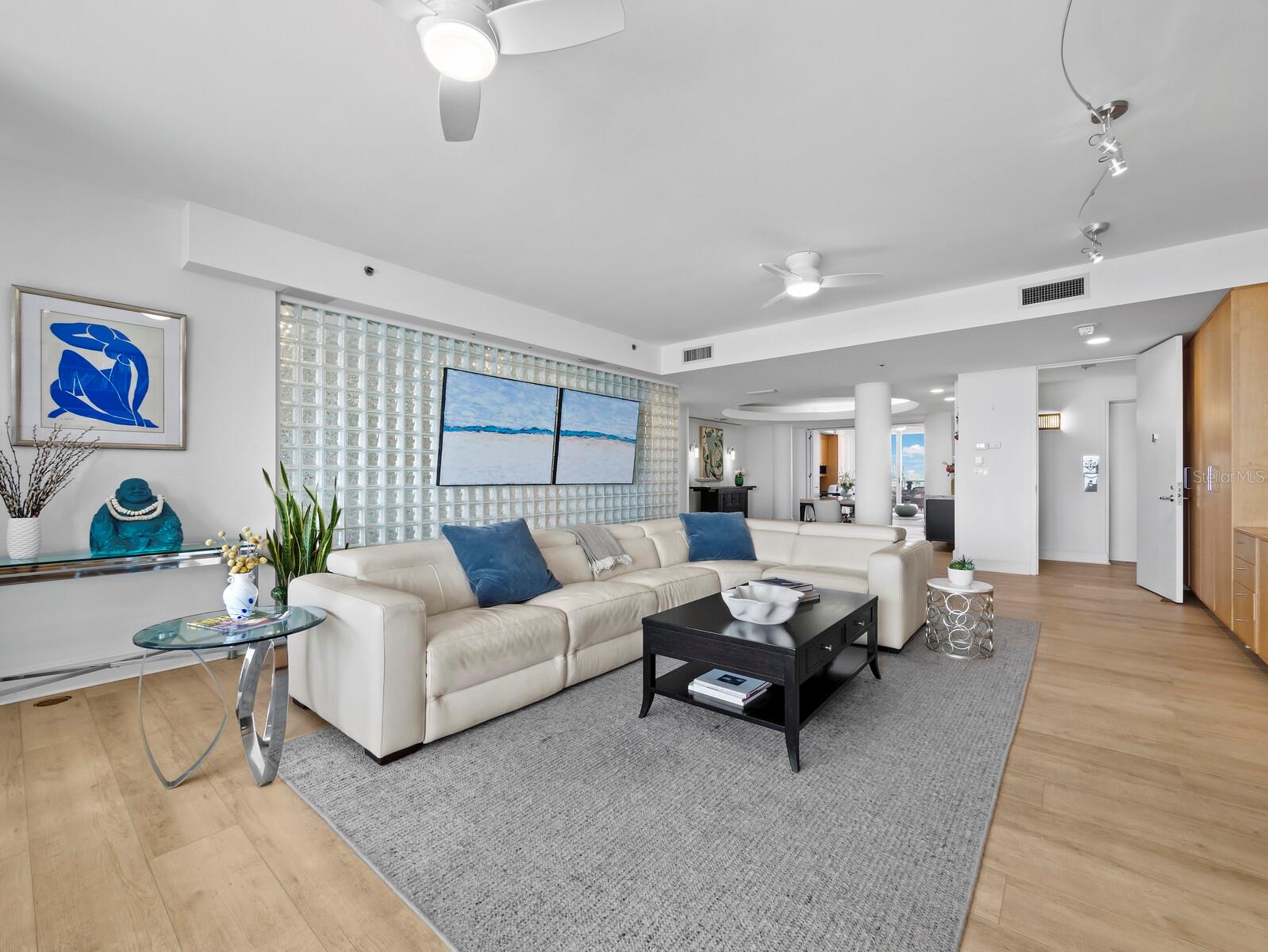 GRAND BAY 1 - Residential