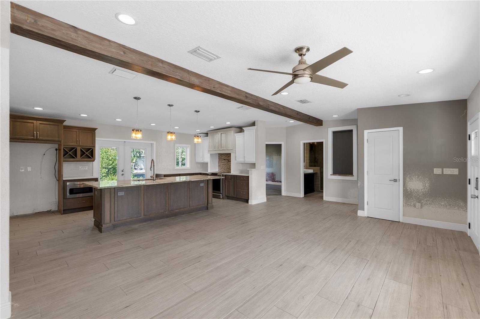 1003; ELLENTON OFF RIVER E OF GREEN BRIDGE - Residential