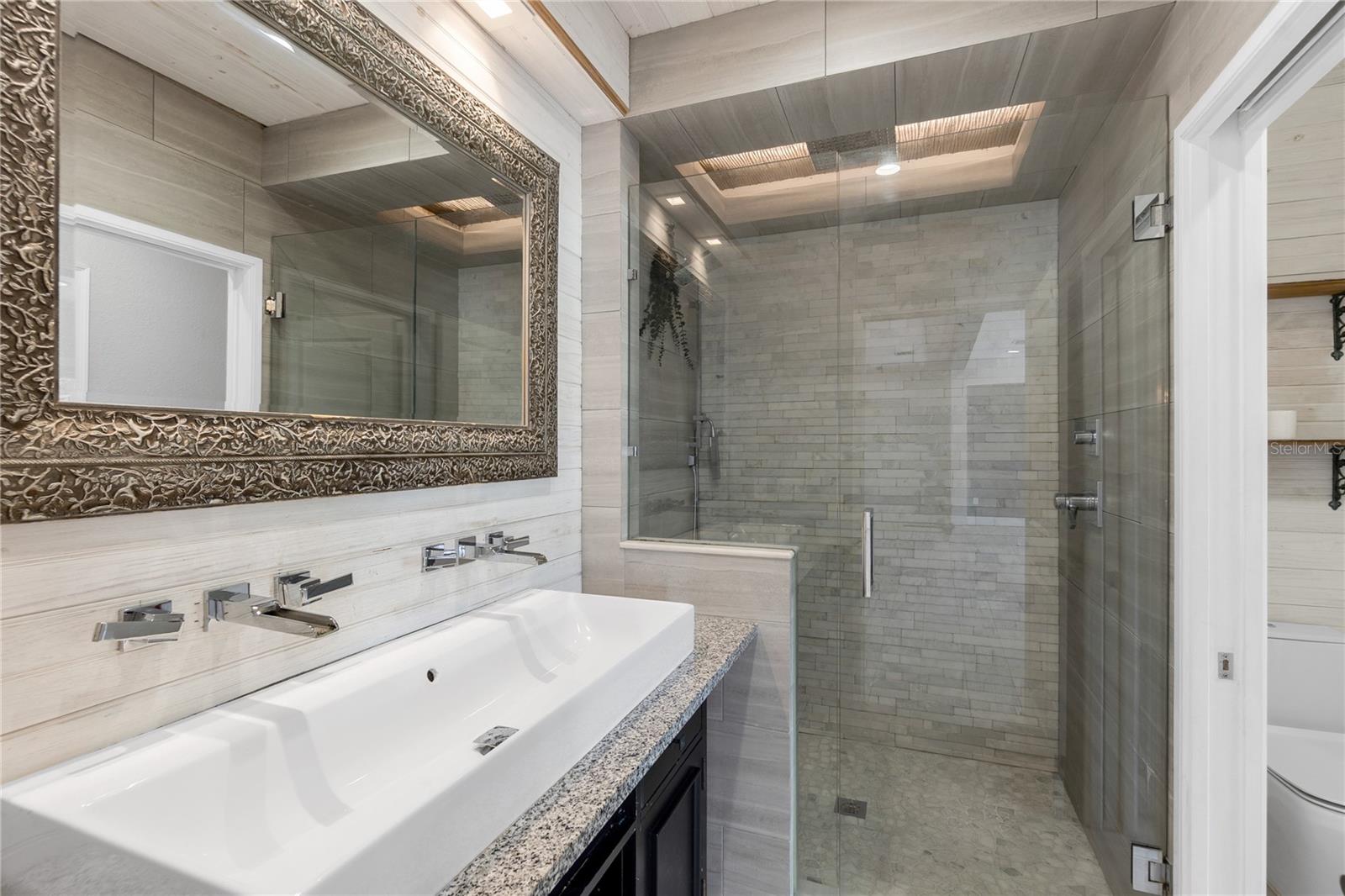 1003; ELLENTON OFF RIVER E OF GREEN BRIDGE - Residential