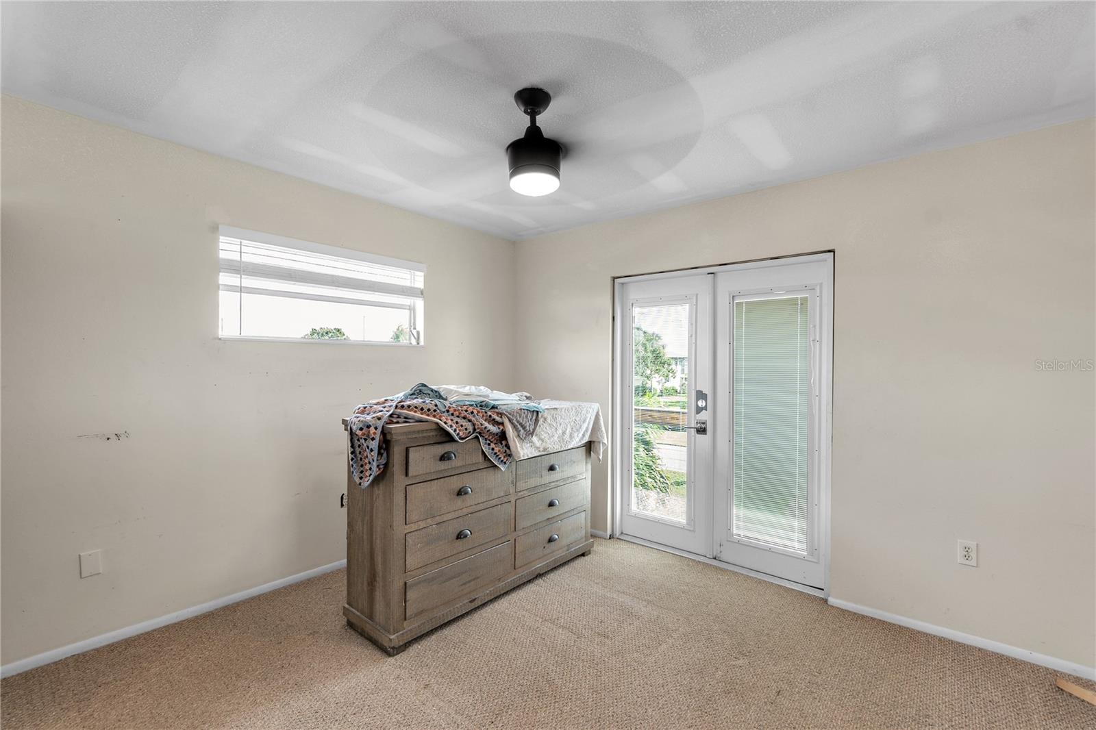 1003; ELLENTON OFF RIVER E OF GREEN BRIDGE - Residential