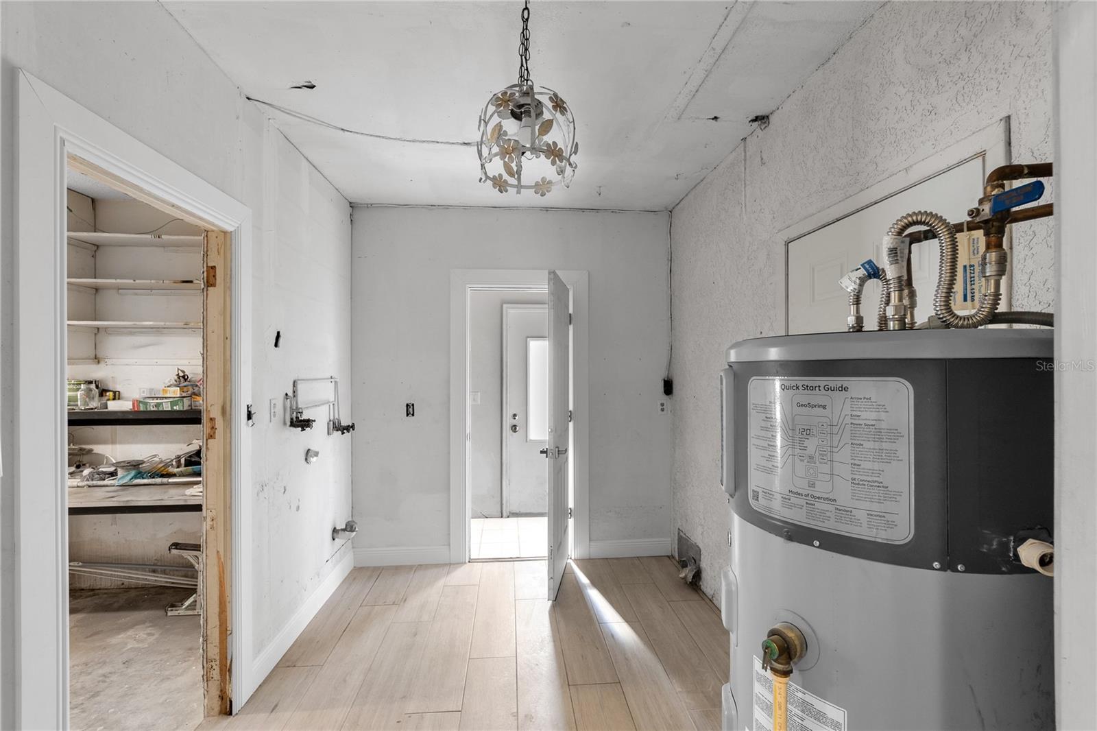 1003; ELLENTON OFF RIVER E OF GREEN BRIDGE - Residential